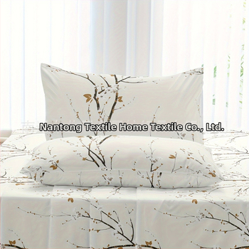 Burberry četrgabalu gultas veļas komplekts – Materiāls: ķīmiskā šķiedra; Raksts: augu ziedu motīvs; Druka un krāsošana: reaktīvā krāsošana; Audums: brushed; Svars: 800–1000 g