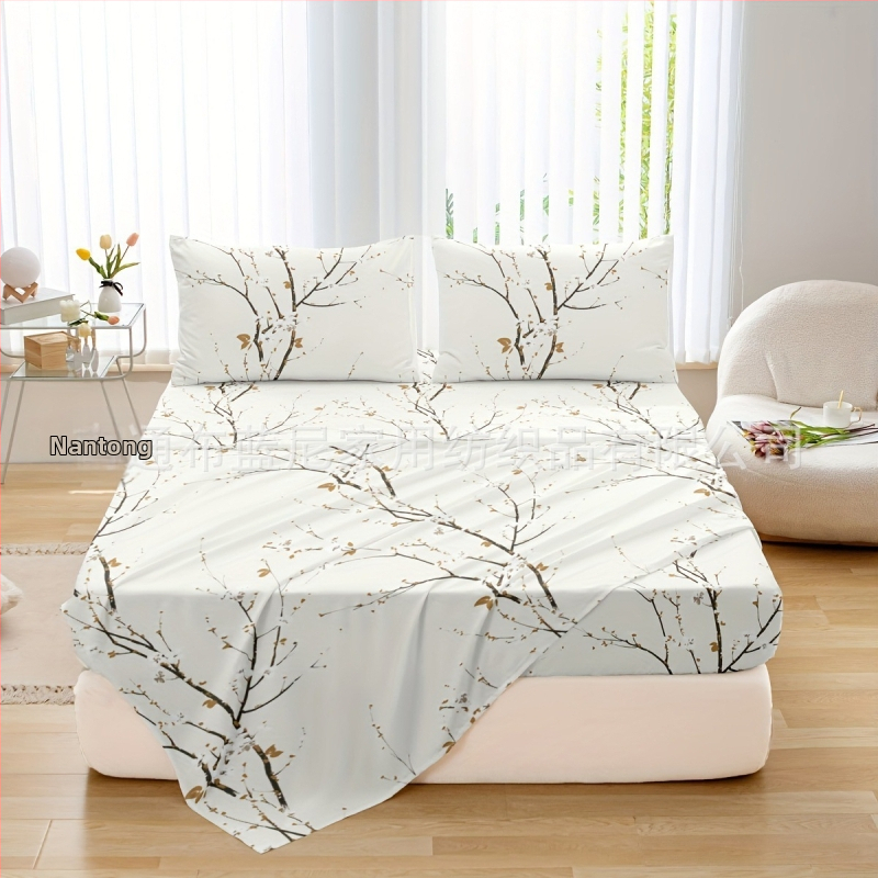 Burberry četrgabalu gultas veļas komplekts – Materiāls: ķīmiskā šķiedra; Raksts: augu ziedu motīvs; Druka un krāsošana: reaktīvā krāsošana; Audums: brushed; Svars: 800–1000 g