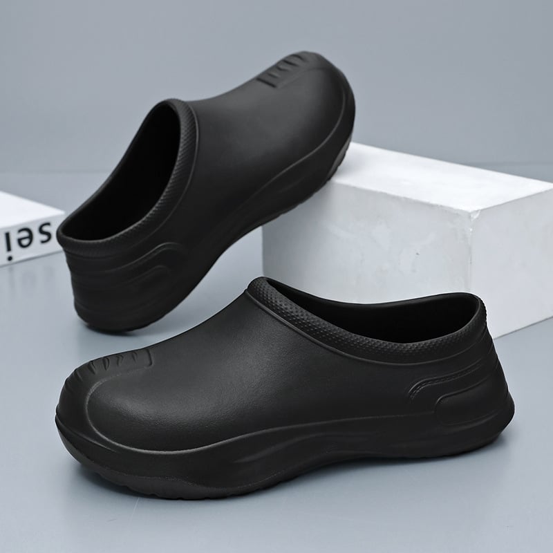 Szakács cipő: vízálló, csúszásmentes, középső lábszármagasságú, slip-on, PU talp