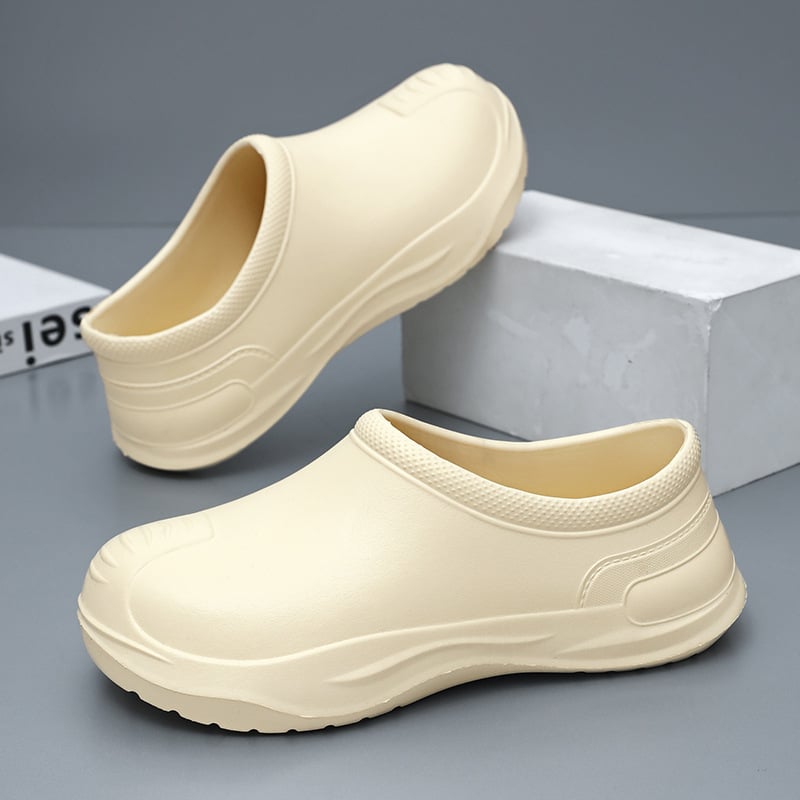 Szakács cipő: vízálló, csúszásmentes, középső lábszármagasságú, slip-on, PU talp
