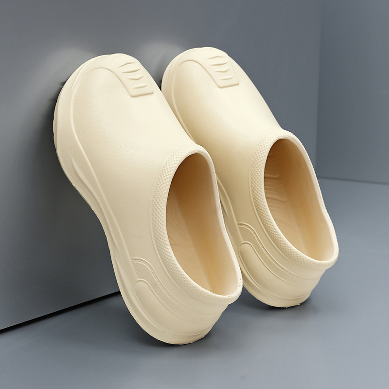 Szakács cipő: vízálló, csúszásmentes, középső lábszármagasságú, slip-on, PU talp