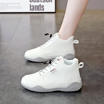 Γυναικείες αθλητικά παπούτσια - PU επάνω μέρος, στρογγυλή μύτη, χαμηλό τακούνι 1–3 εκ, αδιάβροχα και ανθεκτικά στη φθορά, slip-on χωρίς κορδόνια