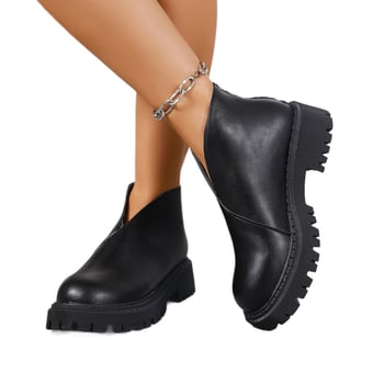 PU felső részű bokacipő, gumírozott talppal, kerek orrú, chunky sarok 3-5 cm