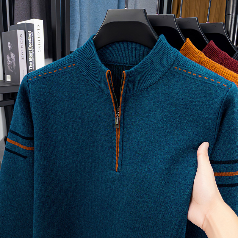 Zárható kötött pulóver cipzárral, áll-nyakkal, csíkos mintázat, vastag kötés, lazán szabott