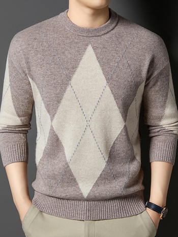 Мъжки пуловер от 100% вълна, кръгло деколте, свободен силует, диамантен мотив, есен 2025