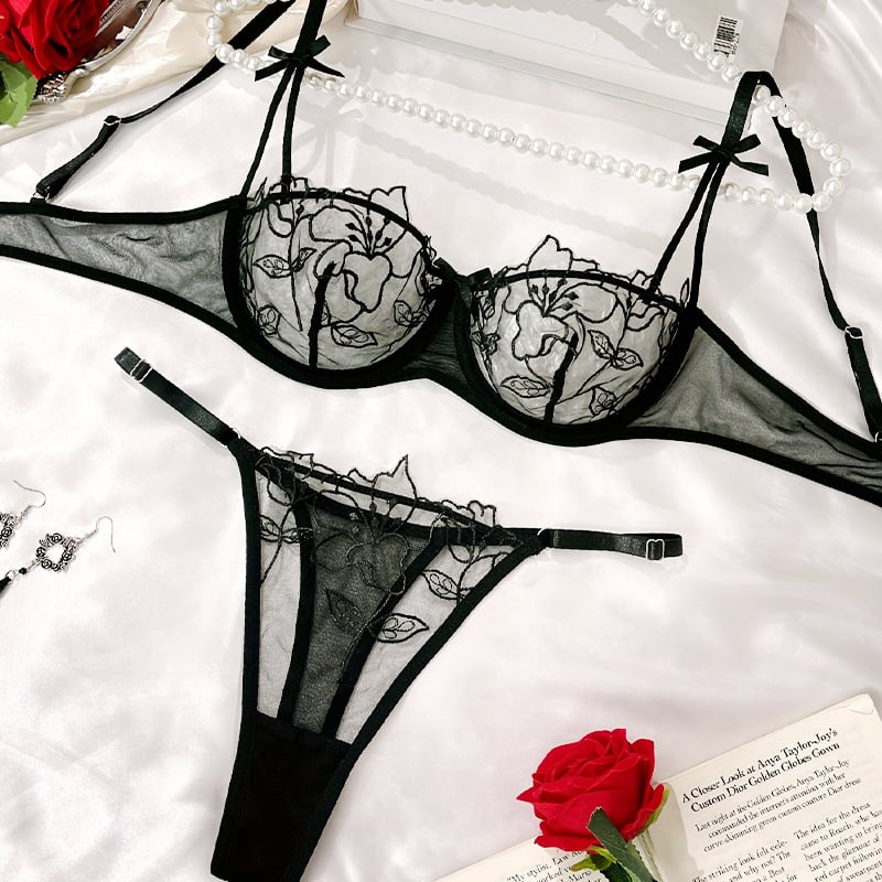 Krūštura komplekts ar izgriezumu mežģīnei, Push-Up, 3/4 kauss, fiksēti dubultie siksniņas, muguras aizdare