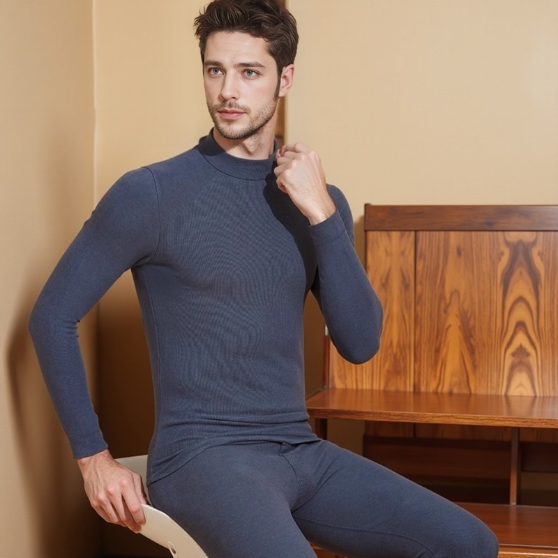 Vyrų terminis komplektas su pūkine vidine danga, pusaukštos kaklo linijos, ilgomis rankovėmis ir kelnėmis, vienos spalvos, vidutinio svorio 181–200 g/m²