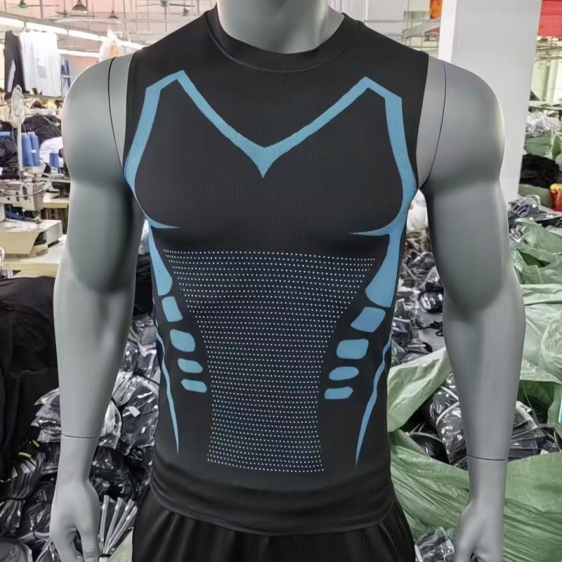 Vyrų be rankovių Slim-Fit marškinėliai – kvėpuojantys, greitai džiūstantys, prakaito valdymas, elastūs; Milk Silk audinys, 90% poliesteris; Skirta bėgimui, treniruotėms, lauko dviračiams