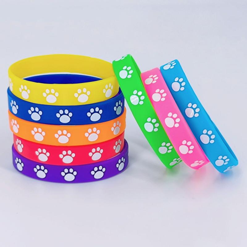 Силиконови гривни с печат на кучешка лапа, карикатурни унисекс гривни, кръгъл модел, плоско принтиране, декоративни бижута