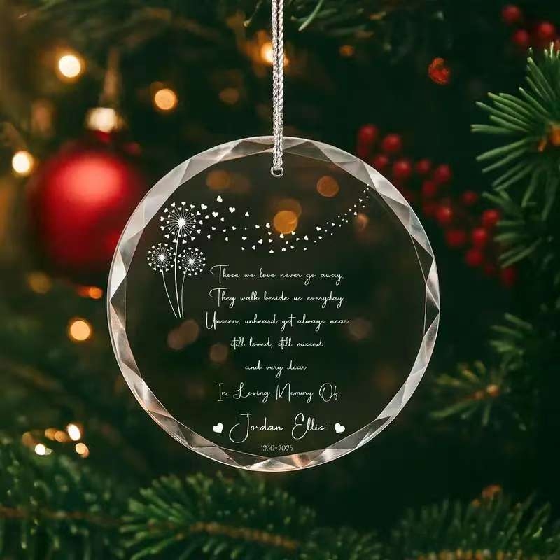 Kristāla stikla Ziemassvētku eglītei ar fotogrāfiju karājošu ornamentu — mūsdienīgs minimālisma stils, ģeometriska forma, Inate Crystal