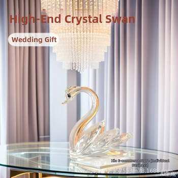 Kristāla gulbis – dekoratīva figūra, modernas minimalistiskā stila, gatavs dāvanai, iepakots kartona kastē.