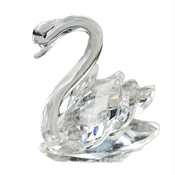 Kristāla gulbis – dekoratīva figūra, modernas minimalistiskā stila, gatavs dāvanai, iepakots kartona kastē.