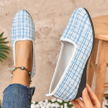 Γυναικεία υφασμάτινα loafers με μυτερό άκρο, Slip-On, καουτσούκ σόλα, χαμηλό τακούνι 1-3 cm