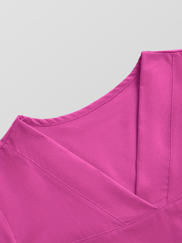 Divdaļīgs scrubs komplekts ar V kaklu, īsām piedurknēm, vairākām kabatām, mitrumu vadījošs poliester-spandeksa audums