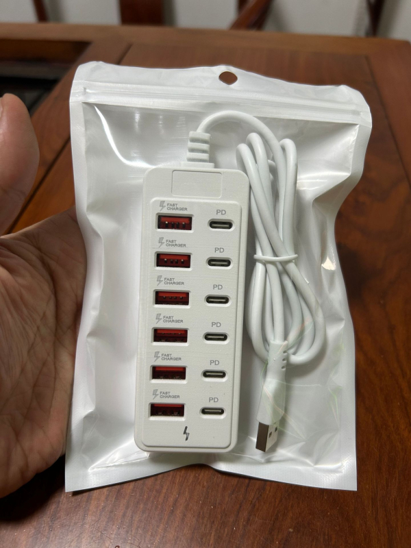 12-в-1 USB/Type-C хъб за прехвърляне на данни и зареждане