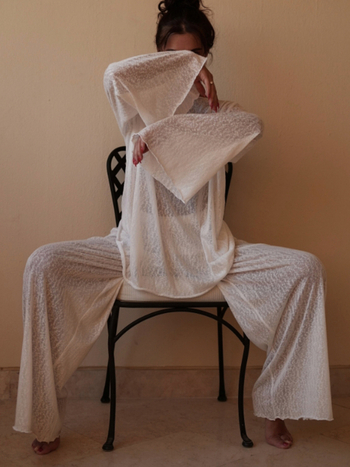 Γυναικείο σετ χαλάρωσης για το σπίτι με μακριά μανίκια και μακριές παντελόνες | Πολυεστέρας 95%+, ελαστάν; μονόχρωμο σχέδιο; ραφές