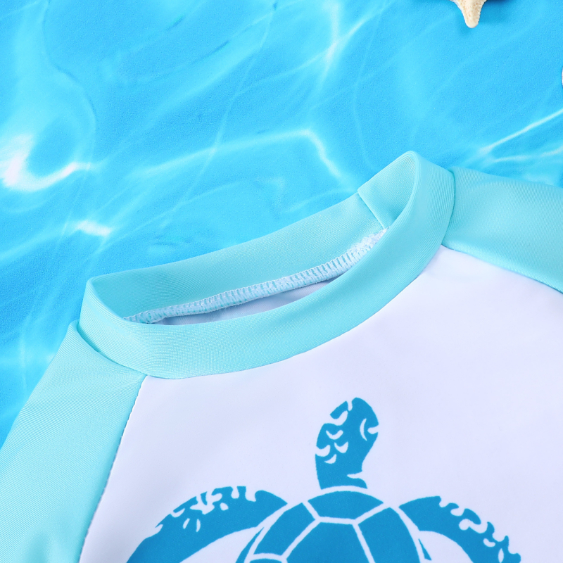 Комплект за плуване за момчета с принт на костенурка, топ с raglan ръкави и шорти (DBOW, 3-7 г, полиестерна смес)