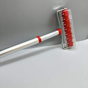 Εργαλείο απομάκρυνσης ταπετσαρίας με επεκτειόμενη λαβή από κράμα αλουμινίου και ρολό με ακίδες