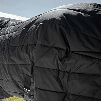 Παλτό για άλογο το χειμώνα: ζεστό, αδιάβροχο και διαπνέον; νάιλον με PP βαμβάκι; προσαρμοζόμενο λογότυπο