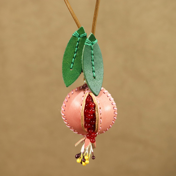 Χειροποίητη κρεμαστή διακόσμηση τσάντας με σχήμα ροδιού – Arw852, τεχνητό δέρμα, Ημιχειροποίητο