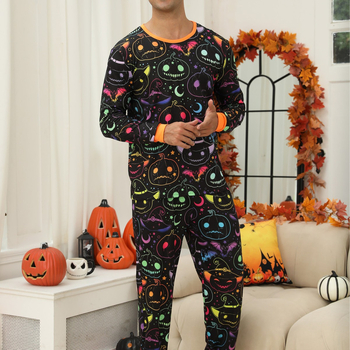 Σετ δύο τεμαχίων πιτζάμες από πολυεστέρα, ευρωπαϊκό και αμερικανικό στυλ, στρογγυλός λαιμός, περιεκτικότητα πολυεστέρα 90–95%, μεσαίο βάρος 181–200 g/m²