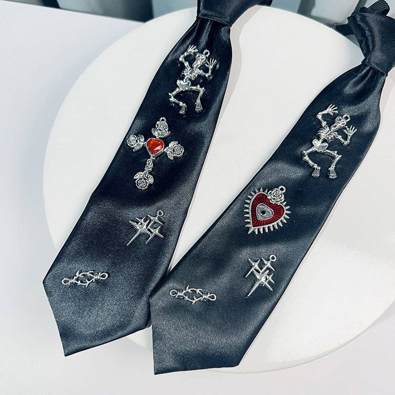 Готическа вратовръзка с череп и кръст – Halloween аксесоар за мъже, едноцветна, дизайн без възел, форма на череп-кръст, електроплакиран финиш
