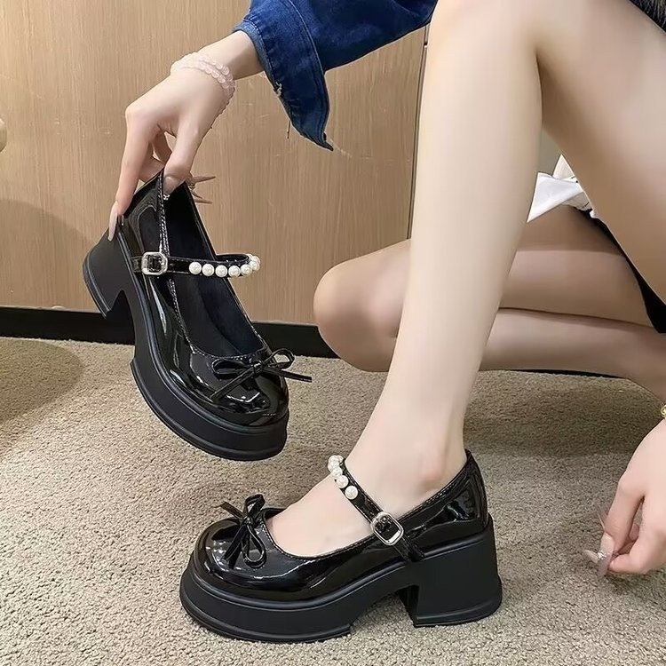 Mary Jane sieviešu kurpes ar lentīti un pērlēm, apaļa purns, PU augšdaļa, bieza zole, chunky papēdis 6–8 cm