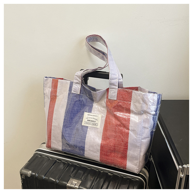 PVC torba preko ramena s velikim kapacitetom, izdržljiva i lagana (džepovi za telefon i osobnu iskaznicu, dvostruki remeni, podstava od poliestera)