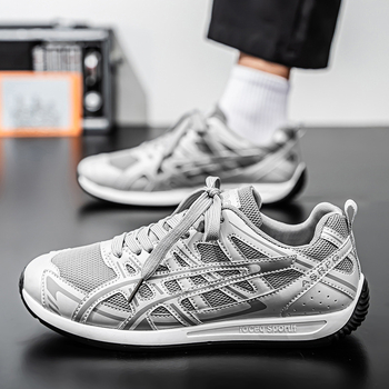 Ανδρικά καθημερινά αθλητικά παπούτσια με αναπνεύσιμη άνω με διχτυωτή επιφάνεια, σόλα PVC, κορδόνια