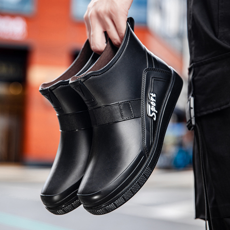 Vyriski lietaus batai su žemu vamzdiu, PVC viršus, plastikinė padanga, apvali pirštas