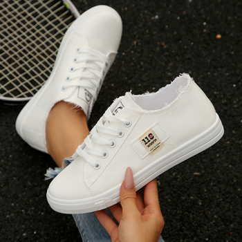 Γυναικεία καμβά sneakers, στρογγυλός μύτης, μπροστινό δέσιμο με κορδόνια, χαμηλό ύψος, διαπνέουσα επένδυση από διχτυωτό ύφασμα