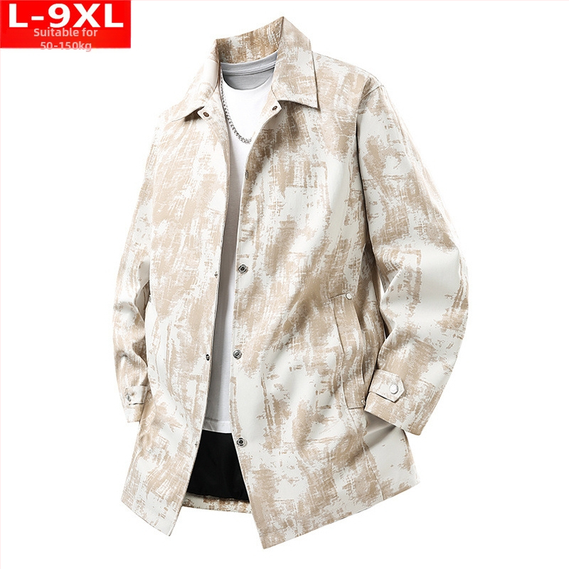 Palton camuflat, croială lejeră, lungime medie 65–80 cm, guler turn-down, închidere cu nasturi la față, material poliester, căptușeală poliester, stil Hong Kong