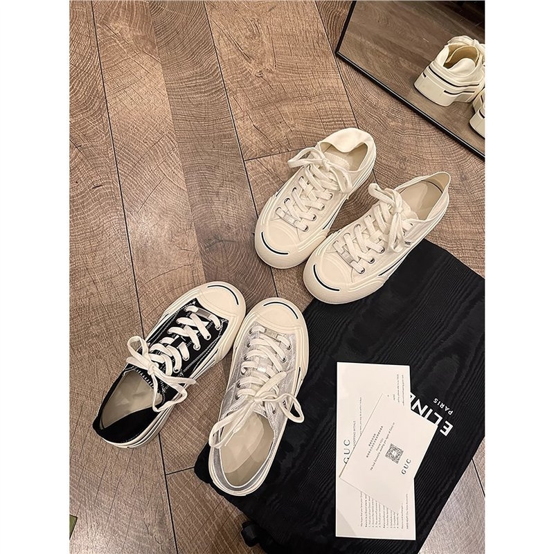 Дамски платнени обувки с рафия горна част, гумена подметка, без ток, връзки (Горна: рафия; Подметка: гумирана; Ток: без ток; Затваряне: връзки)