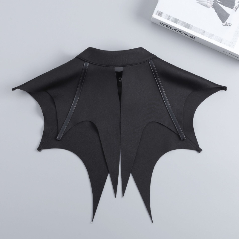 Pelerină de Halloween cu model de lilieci și guler fals, manșete reglabile; circumferința gulerului 38 cm; material: poliester; căptușeală poliester; stil european-american