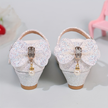 Gyermekek iskolai cipője, osztott lábujj, felső TPU, talp TPU, sarokmagasság >8 cm, himbáló talp