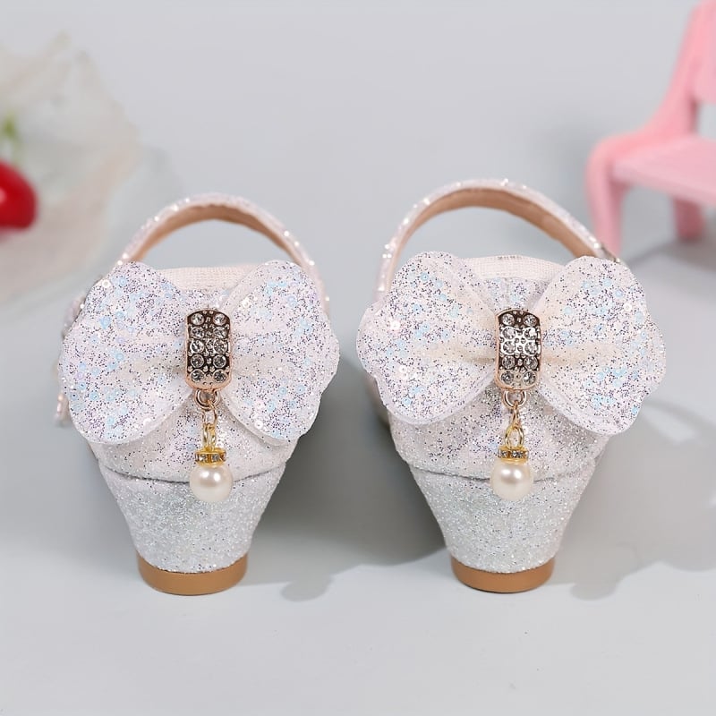 Gyermekek iskolai cipője, osztott lábujj, felső TPU, talp TPU, sarokmagasság >8 cm, himbáló talp