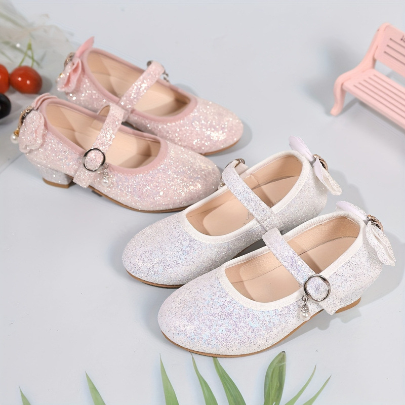 Gyermekek iskolai cipője, osztott lábujj, felső TPU, talp TPU, sarokmagasság >8 cm, himbáló talp