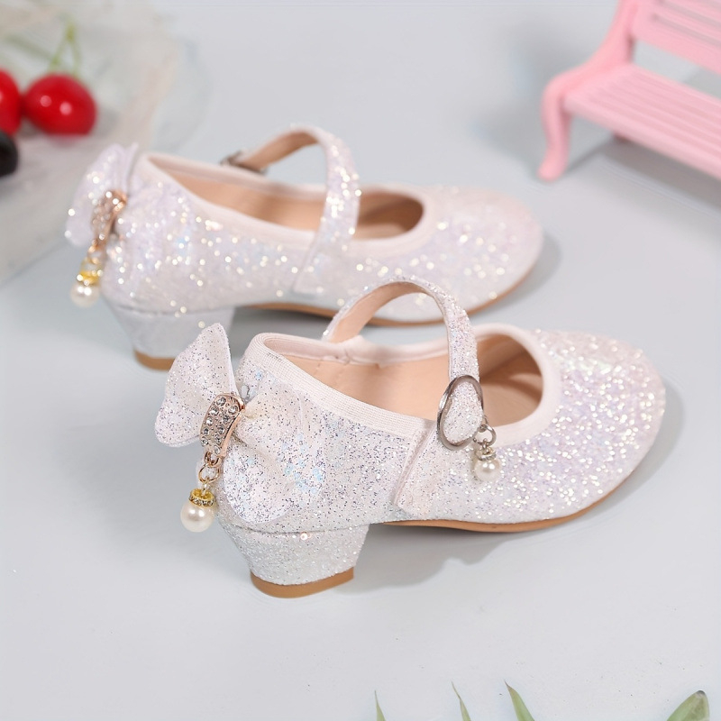 Gyermekek iskolai cipője, osztott lábujj, felső TPU, talp TPU, sarokmagasság >8 cm, himbáló talp