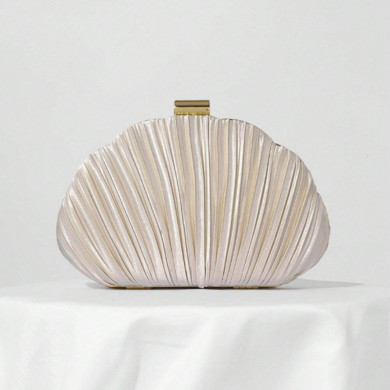 Τσάντα βραδινή σε σχήμα κοχύλι, γυναικεία με μονή λουρί και χερούλι, πολυεστέρας, εσωτερική θήκη εγγράφων, κλείσιμο με αγκράφα, άνοιξη 2025, τάση shell bag