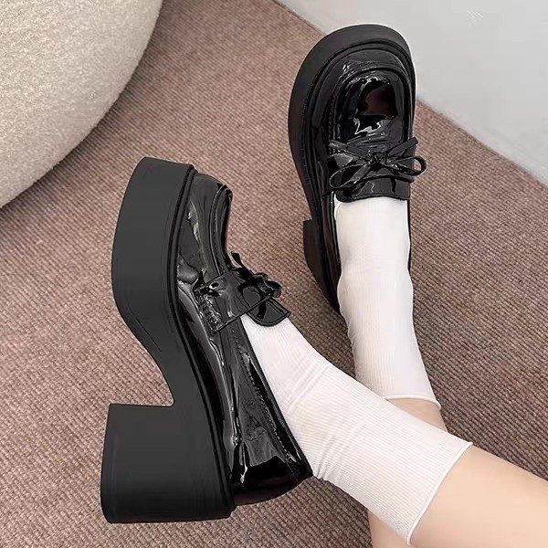 Mary Jane cipők PU felsőrésszel, gömbölyű orr, 6–8 cm vastag sarok, slip-on