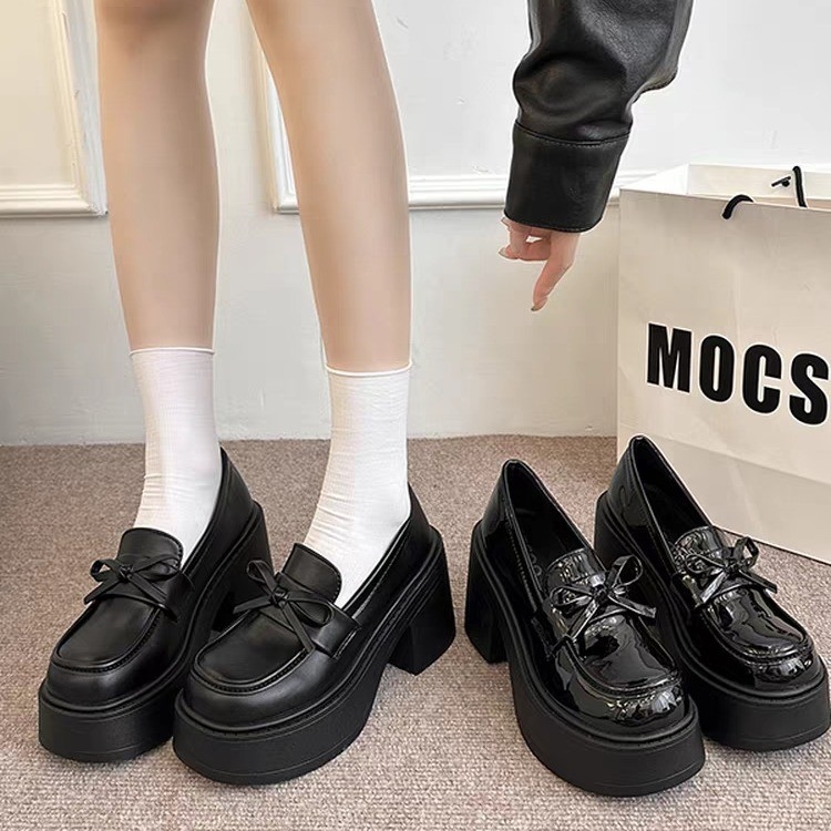 Mary Jane cipők PU felsőrésszel, gömbölyű orr, 6–8 cm vastag sarok, slip-on