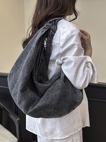 Τσάντα Tote από denim, σε στυλ street trend, κλείσιμο με φερμουάρ, εσωτερικές θήκες (θήκη με φερμουάρ, θήκη για κινητό, θήκη για έγγραφα), μάρκα MJH