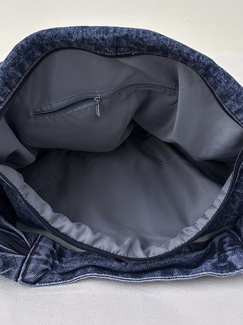 Τσάντα Tote από denim, σε στυλ street trend, κλείσιμο με φερμουάρ, εσωτερικές θήκες (θήκη με φερμουάρ, θήκη για κινητό, θήκη για έγγραφα), μάρκα MJH
