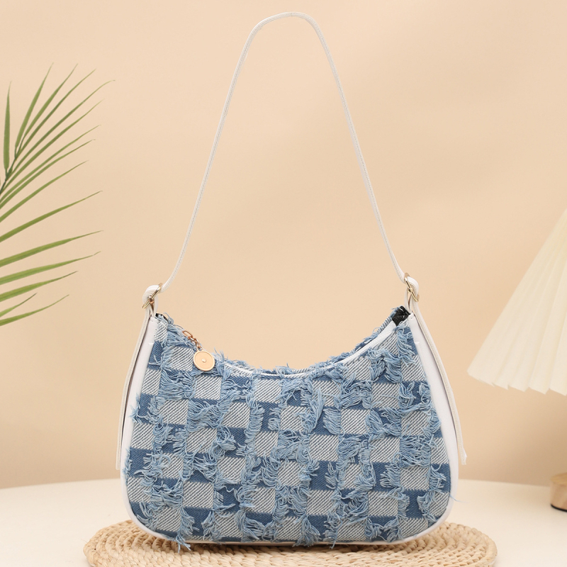 Crossbody torba od slamnate tkanine, dumpling oblik, urbani minimalistički stil, zatvarač, unutarnji džep s zatvaračem