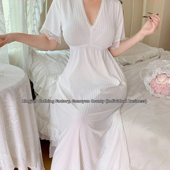 Σετ πιτζάμες γυναικών από μιλκ σιλκ – Ευρωπαϊκό και Αμερικανικό στυλ, δύο τεμάχια: τοπ χωρίς μανίκια με στρογγυλή λαιμόκοψη + κοντές παντελόνες, γλυκό φλοράλ μοτίβο