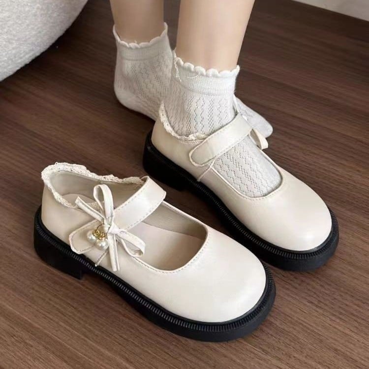 Mary Jane sieviešu kurpes ar PU augšpusi, ass purns, 3–5 cm vidēja papēža augstums, Velcro aizdare