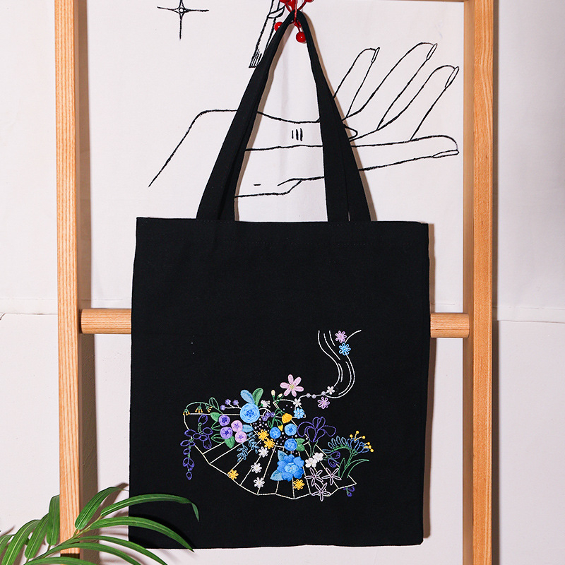 Τσάντα καμβά με κέντημα Su - κιτ αρχάριου χειροκεντήματος περιλαμβάνεται, κάτω και πλαϊνά πάνελ, προσαρμόσιμο, μεταξοτυπία