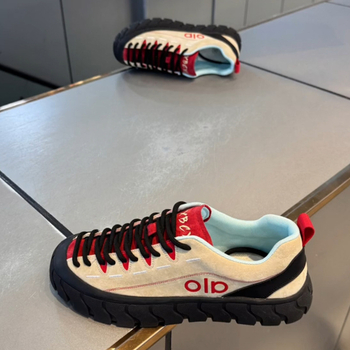 Muške skate tenisice – debeli potplat, niski gornji dio, unutrašnjost od kunić krzna, vezanje šnurlama, retro casual (Gornji materijal: EVA; Potplat: PVC; Visina pete: 1–3 cm; Unutrašnjost: kunić krzno; Zatvaranje: vezanje)