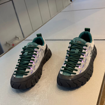 Muške skate tenisice – debeli potplat, niski gornji dio, unutrašnjost od kunić krzna, vezanje šnurlama, retro casual (Gornji materijal: EVA; Potplat: PVC; Visina pete: 1–3 cm; Unutrašnjost: kunić krzno; Zatvaranje: vezanje)