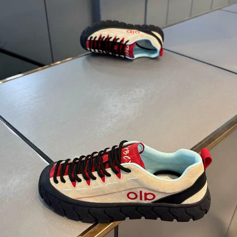 Muške skate tenisice – debeli potplat, niski gornji dio, unutrašnjost od kunić krzna, vezanje šnurlama, retro casual (Gornji materijal: EVA; Potplat: PVC; Visina pete: 1–3 cm; Unutrašnjost: kunić krzno; Zatvaranje: vezanje)